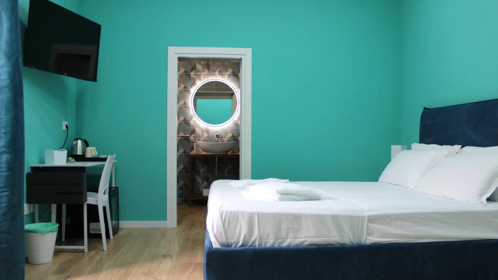 Mastersa\' Guest House contacts